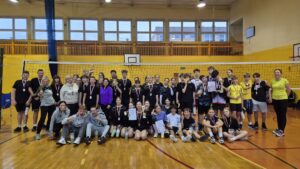 Read more about the article Andrzejkowy Turniej Piłki Siatkowej Drużyn Mieszanych